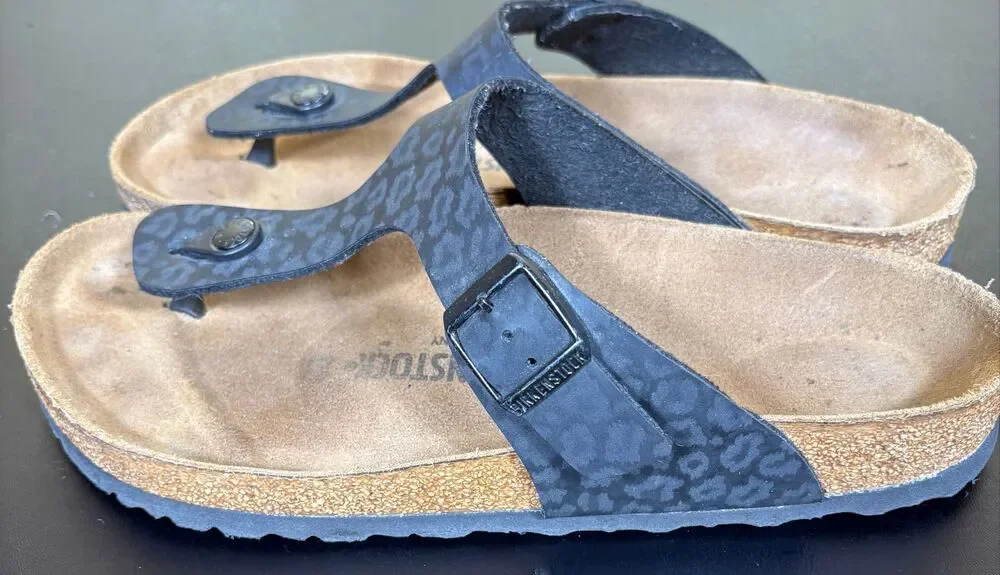 Birkenstock woman’s  Gizeh sandals size 11